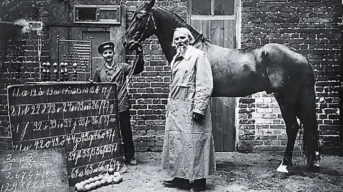 Emerytowany nauczyciel Wilhelm von Osten i jego Mądry Hans, Berlin, 1904 r. / Fot. DOMENA PUBLICZNA