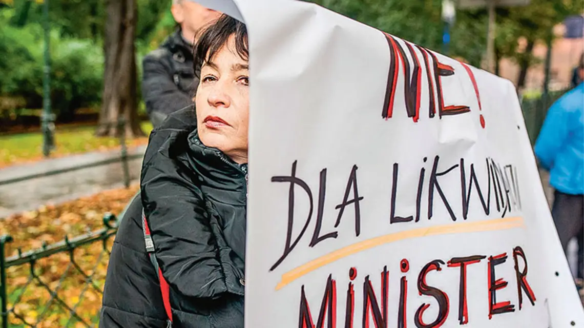 Demonstracja nauczycieli przed Urzędem Wojewódzkim w Krakowie, październik 2016 r. / Fot. Jacek Taran