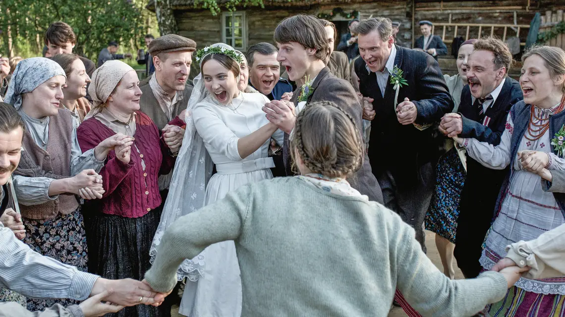 Kadr z filmu „Wołyń”: polsko-ukraińskie wesele / Fot. Krzysztof Wiktor / MATERIAŁY PRASOWE