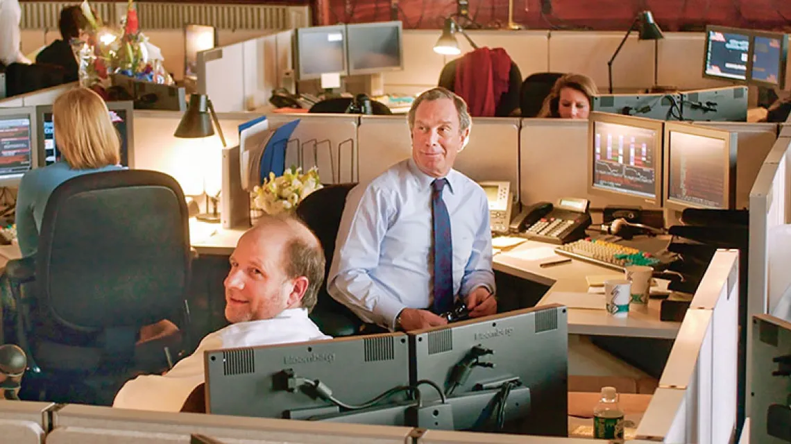 Burmistrz Michael Bloomberg w swoim „gabinecie” w nowojorskim ratuszu, styczeń 2002 r. / Fot. Richard Drew / AP / EAST NEWS