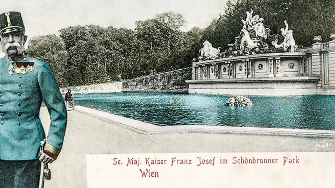 Franciszek Józef w parku otaczającym cesarską rezydencję Schönbrunn w Wiedniu, 1909 r. / Fot. Contributor / GETTY IMAGES