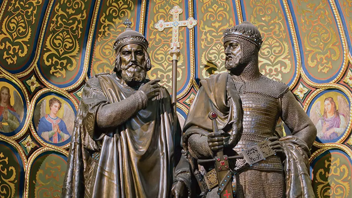 Pomnik Mieszka I i Bolesława Chrobrego dłuta Chrystiana Raucha z 1841 r. Bazylika Świętych Apostołów Piotra i Pawła w Poznaniu / Fot. Henryk Przondziono / FOTO GOŚĆ / FORUM