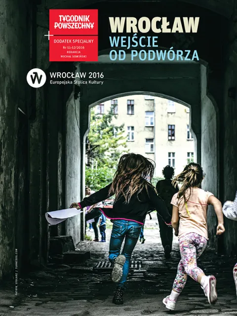 Okładka dodatku: Wrocław – wejście od podwórza / Fot. Patryk Stolarz / turnedog.com