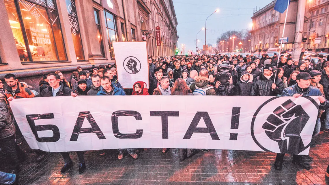 „Dosyć!”: protest przeciwko dekretowi numer 3. Mińsk, 17 lutego 2017 r. / Fot. Viktor Tolochko / SPUTNIK / AFP / EAST NEWS
