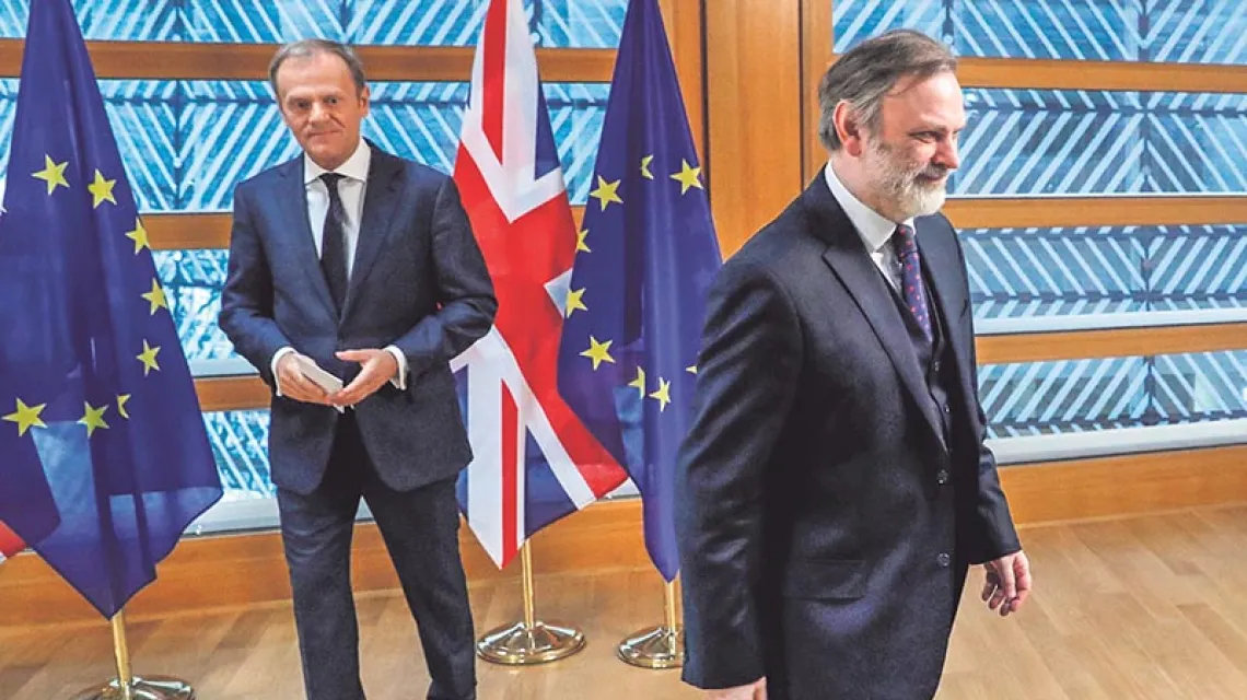 Donald Tusk i ambasador Zjednoczonego Królestwa Tim Barrow po doręczeniu Unii oficjalnego zawiadomienia o Brexicie, Bruksela, 29 marca 2017 r. / Fot. Yves Herman / REUTERS / FORUM