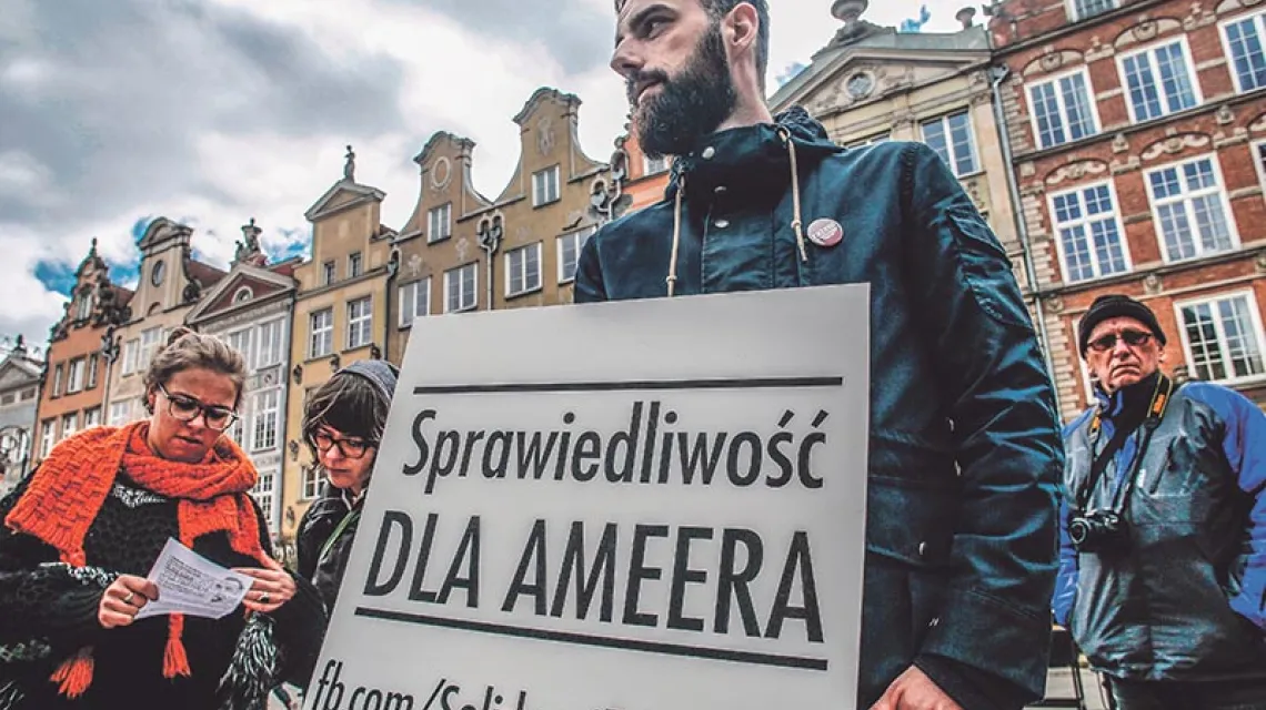 Demonstracja w obronie Ameera Alkhawlany’ego, Długi Targ w Gdańsku, 9 kwietnia 2017 r.  / Fot. Karolina Misztal / REPORTER