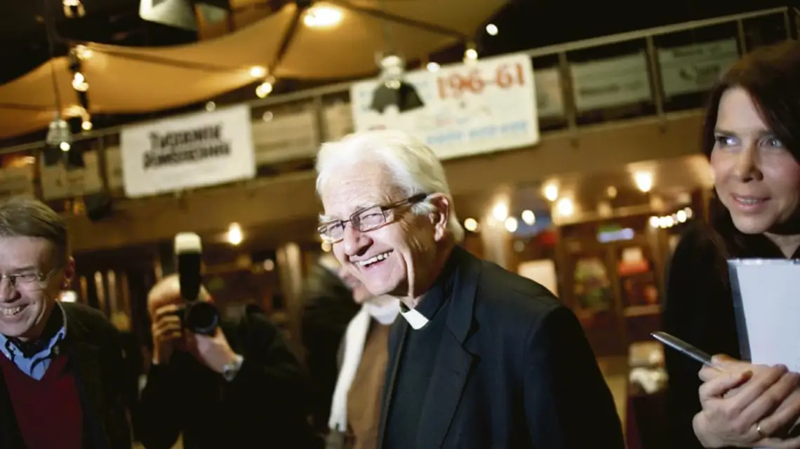 Ks. Adam Boniecki z Katarzyną Kolendą-Zaleską i Henrykiem Woźniakowskim, Kraków, 31 stycznia 2012 r. / / fot. Grażyna Makara