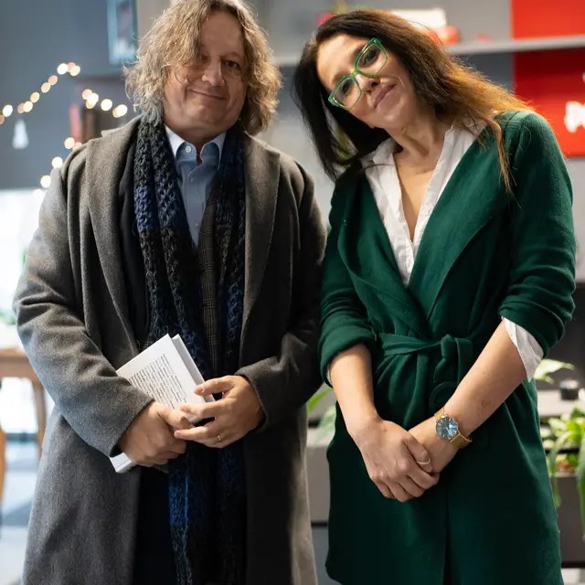 Ryszard Koziołek i Katarzyna Kubisiowska w redakcji "Tygodnika Powszechnego", grudzień 2021 r. / fot. Grażyna Makara