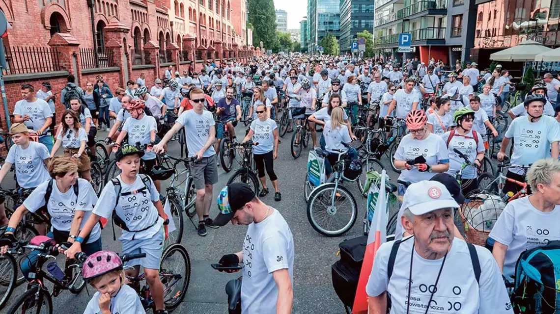Rowerowa „Masa Powstańcza” na trasie szlaku bojowego batalionu AK „Parasol”, Warszawa,  3 sierpnia 2019 r. / Fot. Tomasz Gzell / PAP / 