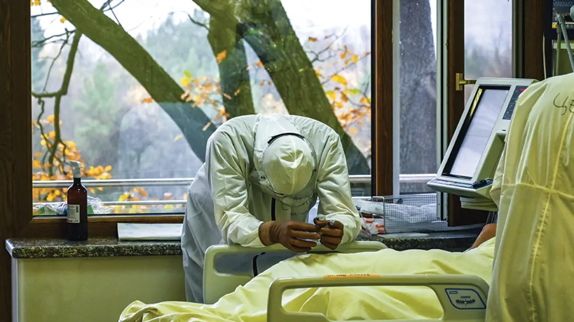 Oddział intensywnej terapii dla chorych na Covid-19, szpital Lozenec w Sofii, Bułgaria, 9 listopada 2021 r. Fot. NIKOLAY DOYCHINOV / AFP / EAST NEWS / 