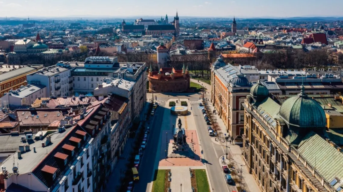 The Grunwald Monument and the Mickiewicz (Market Square) and Kościuszko (Wawel Castle) Monuments are a coherent lecture on the history of Poland and Kraków / 