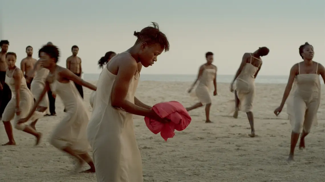 Kadr z filmu „Tańcząc Pinę”, reż. Florian Heinzen-Ziob / FOT. MATERIAŁY PRASOWE / 