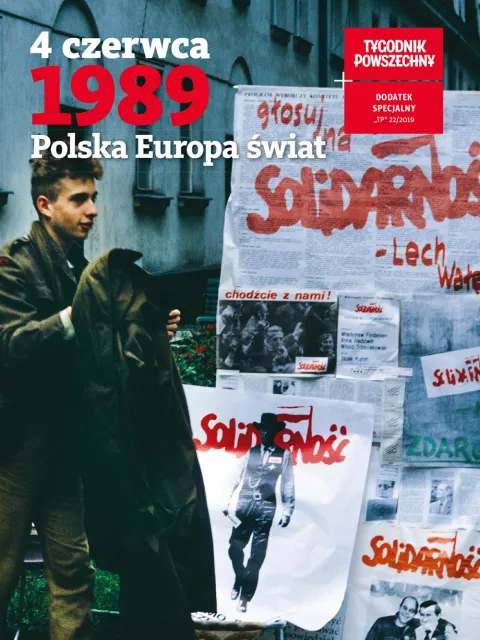 Na okładce: przed punktem wyborczym na warszawskim Żoliborzu, 4 czerwca 1989 r.  / JAN MOREK / PAP / JAN MOREK / PAP