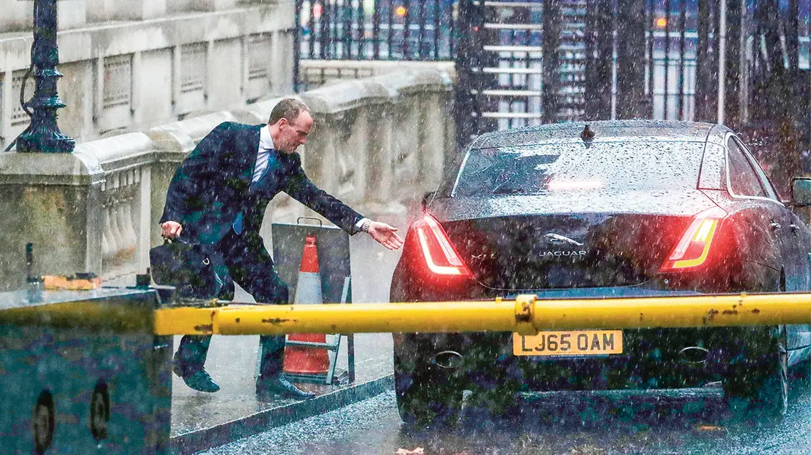 Dominic Raab, brytyjski minister ds. brexitu, opuszcza siedzibę premier May na Downing Street, Londyn, 12 listopada 2018 r. / / SIMON DAWSON / REUTERS / FORUM