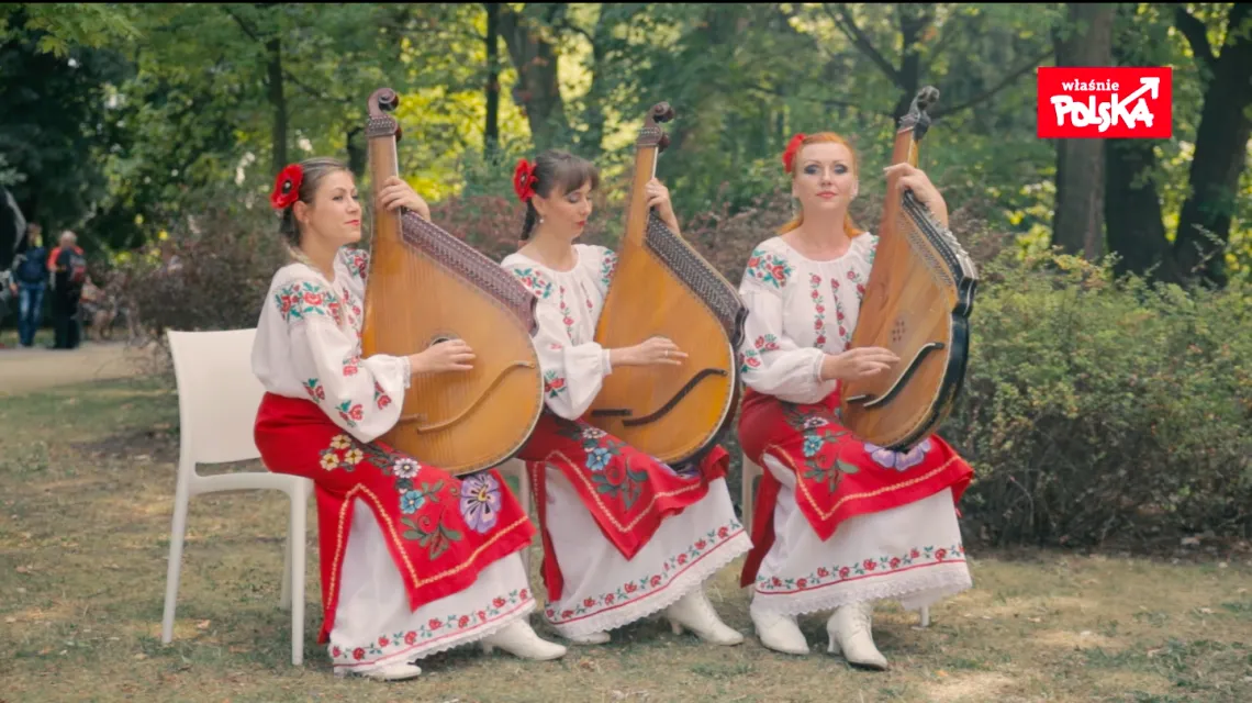 Screen z wideo z cyklu "Właśnie Polska" o Klubie Ukraińskich Kobiet / 
