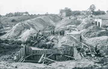 Budowa linii kolejowej Bydgoszcz–Gdynia, wiadukt na odcinku Żukowo–Osowa, 11 października 1928 r. / KRZYSZTOF KAMIŃSKI / MUZEUM MIASTA GDYNI