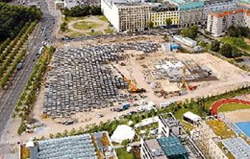Centrum Berlina w trakcie budowy pomnika Holokaustu (wielki symboliczny cmentarz żydowski) /fot. M. Nowak / 