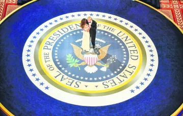 Prezydent Donald Trump i pierwsza dama Melania Trump na balu inauguracyjnym w Waszyngtonie. 20 stycznia 2017 r. /  / Fot. REX / SHUTTERSTOCK / EAST NEWS 