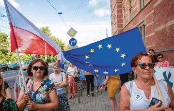 Pikieta „Nie dla Polexitu” przed  Sądem Rejonowym we Wrocławiu, 19 lipca 2021 r. / fot. Krzysztof Cwik / Agencja Gazeta  / 