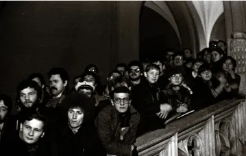 Strajkujacy studenci UJ, 16 lutego 1981 r. Nastepnego dnia NZS zostało zarejestrowane. / fot. Paweł Growicz, IPN / 