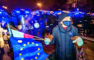Demonstracje przed Kancelarią Premiera, Warszawa, 9 grudnia 2020 r. / Fot. Wojtek Radwański / AFP / East News / 
