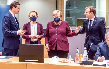 Mateusz Morawiecki, Ursula von der Leyen, Angela Merkel, Emmanuel Macron i Viktor Orbán. Bruksela, 22 października 2021 r. Fot. Monasse Thierry / ABACA / PAP / 