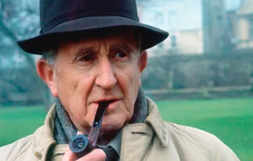 J.R.R. Tolkien na kampusie uniwersyteckim w Oksfordzie, ok. 1968 r. / WIKIMEDIA COMMONS / DOMENA PUBLICZNA