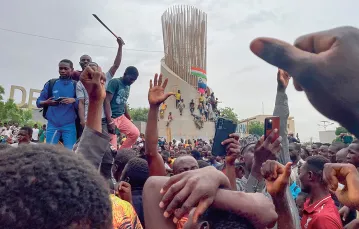 Demonstracja przed Zgromadzeniem Narodowym w Niamey. Niger, 27 lipca 2023 r. / AFP / EAST NEWS / 