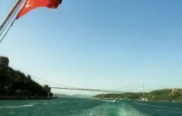 Most nad cieśniną Bosfor, łączący europejską i azjatycką część Turcji / 