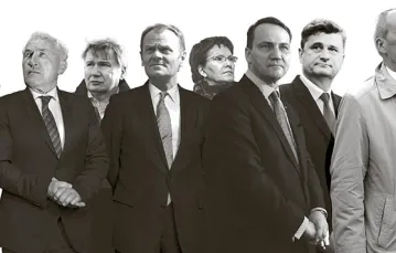 Od lewej: Jarosław Kaczyński, Edmund Klich, Jerzy Miller, Donald Tusk, Ewa Kopacz, Radosław Sikorski, Janusz Palikot, Antoni Macierewicz / 