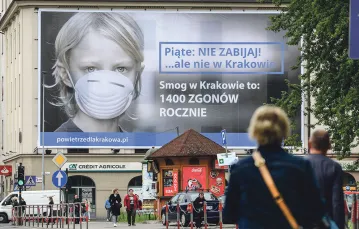 Billboard Fundacji Zygmunta Starego, prowadzącej akcję „Powietrze dla Krakowa”, lipiec 2016 r. / PIOTR GUZIK / FORUM