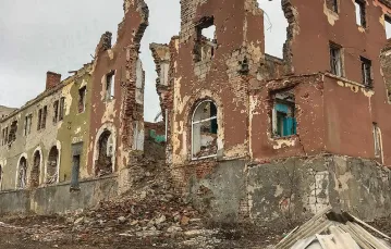 Szpital w Sławiańsku, zniszczony w 2014 r. / MARCIN ŻYŁA