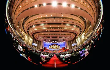 Mormoni uznają siebie za główny nurt chrześcijaństwa. Spotykają się co pół roku na Konferencji Generalnej, aby otrzymać przesłanie od przywódców swojego Kościoła. Salt Lake City, Utah, USA, październik 2015 r. FOT. GEORGE FREY / GETTY IMAGES / George Frey / Getty Images