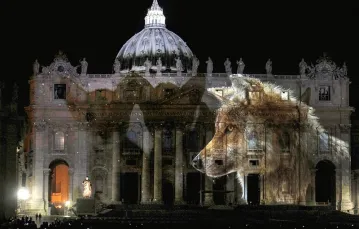 Pokaz świetlny w Watykanie, 8 grudnia 2015 r. / Fot. Isabella Bonotto / MAXPPP – VATICAN CITY / FORUM
