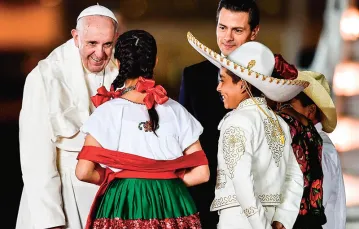 Powitanie Franciszka na lotnisku w Mieście Meksyk, 12 lutego 2016 r.  / Fot. Gabriel Bouys / AFP PHOTO AFP