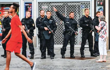 Policyjna obława w Monachium, 22 lipca 2016 r. / Fot. Andreas Gebert / AP / EAST NEWS