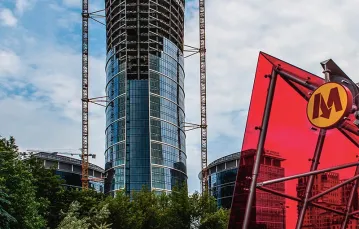 Budowa wieżowca Warsaw Spire przy rondzie Daszyńskiego, 2015 r. / Fot. Adam Burakowski / REPORTER / EAST NEWS