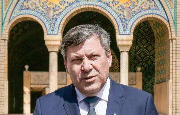 Janusz Piechociński, jeszcze jako wicepremier, w Teheranie. Wrzesień 2015 r. / Fot. Paweł Supernak / PAP
