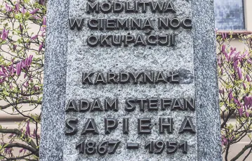 August Zamoyski, pomnik kardynała Sapiehy przy kościele franciszkanów w Krakowie / Fot. Grażyna Makara