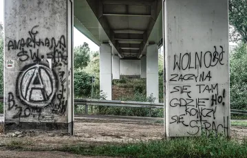 Napisy pod wiaduktem w okolicy Żywca. Czerwiec 2018 r. / Krzysztof Story