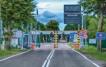 Zamknięte przejście graniczne pomiędzy Polską a Rosją w Gronowie, lipiec 2022 r. / DARIUSZ KAŁAN