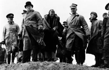 Gen. Władysław Sikorski i Winston Churchill wizytują polskie oddziały w Szkocji, 1940 r. / fot. CAF ARCHIWUM / PAP / 