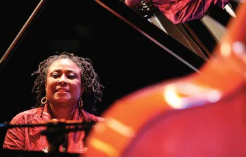 Międzynarodowy Festiwal Pianistów Jazzowych w Kaliszu. Na zdjęciu Geri Allen z zespołu Timeline. Kalisz, 27 listopada 2011 r. / MARCIN OSMAN / REPORTER