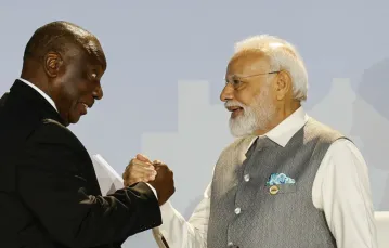 Prezydent RPA, Cyril Ramaphosa i premier Indii, Narendra Modi, podczas szczytu BRICS w Johannesburgu. 24 sierpnia 2023 r. / fot. GIANLUIGI GUERCIA/AFP/East News
