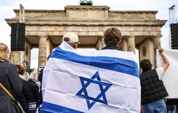 Demonstracja proizraelska pod Brama Branderburską w Berlinie, 22 października 2023 r. / CLEMENS BILAN / EPA / PAP