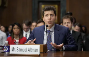 Sam Altman zeznaje na posiedzeniu senackiej podkomisji ds. prywatności, technologii i prawa, Waszyngton, maj 2023 r. / fot. Patrick Semansky / AP / East News