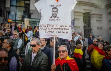 Demonstracja przeciwko amnestii dla katalońskich niepodległościowców na  Plaza de Cibeles. Madryt, 18 listopada 2023 r / Fot. David Canales /SOPA Images /LightRocket / Getty Images