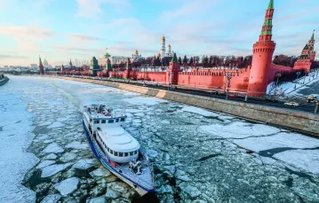 Rzeka Moskwa skuta lodem. Moskwa, 3 stycznia 2024 r.  / fot. VERA SAVINA / AFP / EAST NEWS
