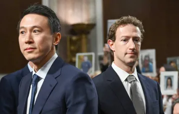 Shou Zi Chew, dyrektor generalny TikTok i Mark Zuckerberg, dyrektor generalny Meta przed przesłuchaniem Komisji Sądownictwa Senatu USA. Waszyngton, 31 stycznia 2024 r. / fot. ANDREW CABALLERO-REYNOLDS / AFP / EAST NEWS