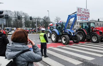 Rolnicy blokują rondo im. Matecznego w Krakowie. 9 lutego 2024 r. / fot. Jacek Taran